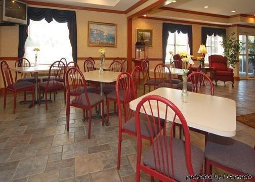 ווסט מונרו Quality Inn & Suites מסעדה תמונה