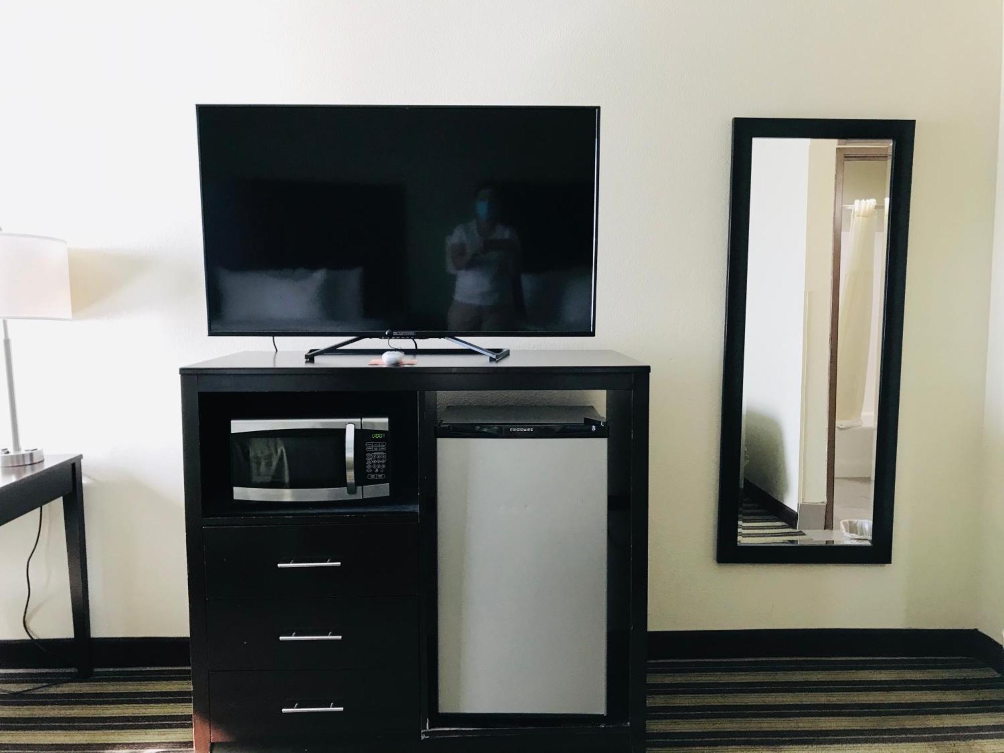 ווסט מונרו Quality Inn & Suites חדר תמונה