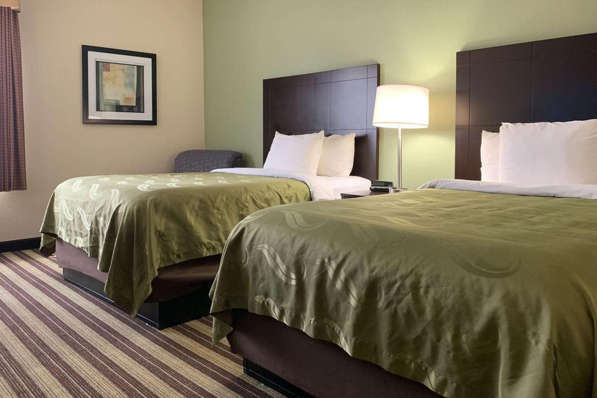ווסט מונרו Quality Inn & Suites מראה חיצוני תמונה